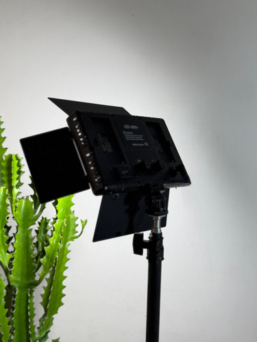 نورLED600 + سه پایه